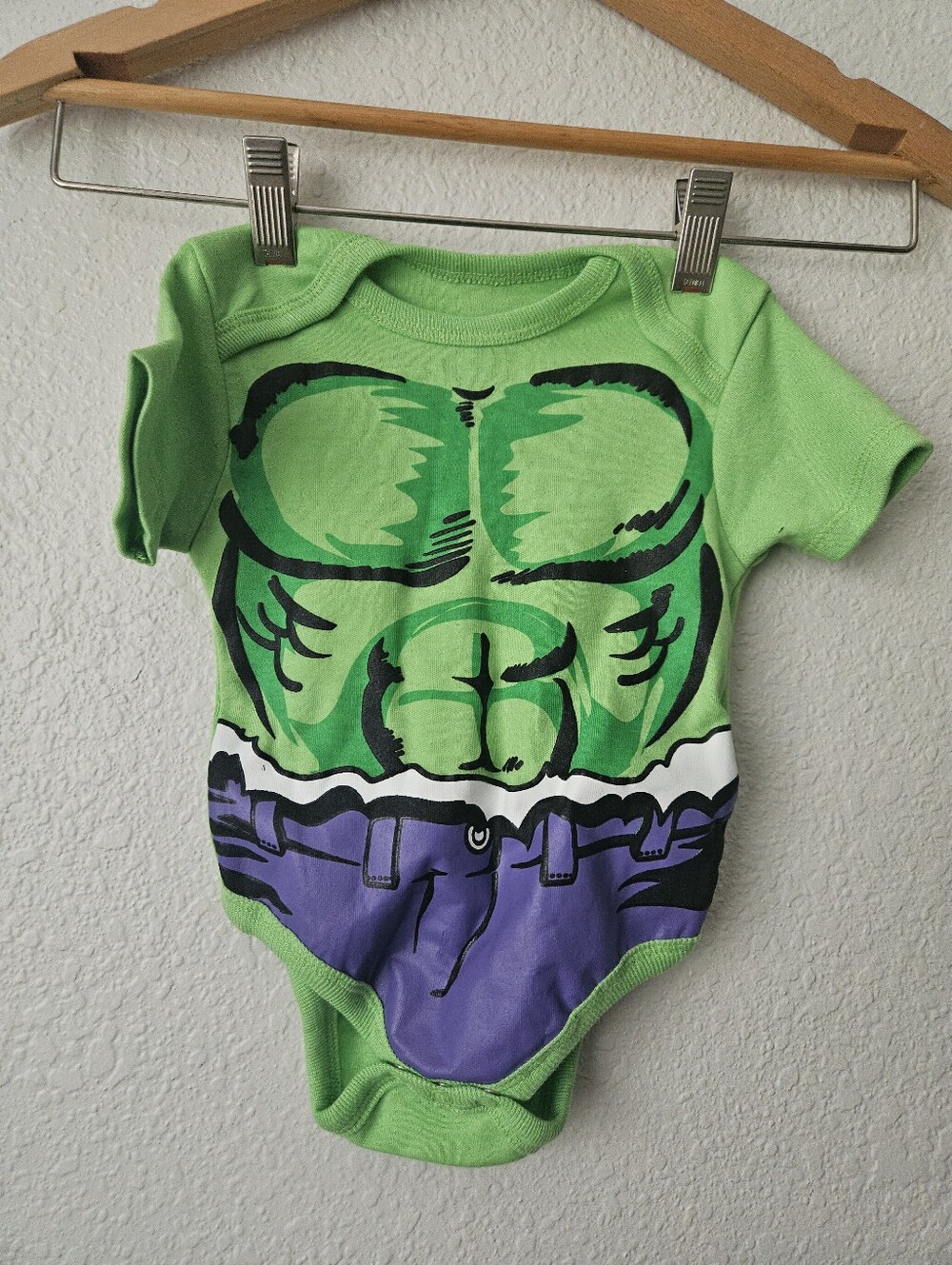 nwot Disney marvel hulk onesie 6 - 9 months